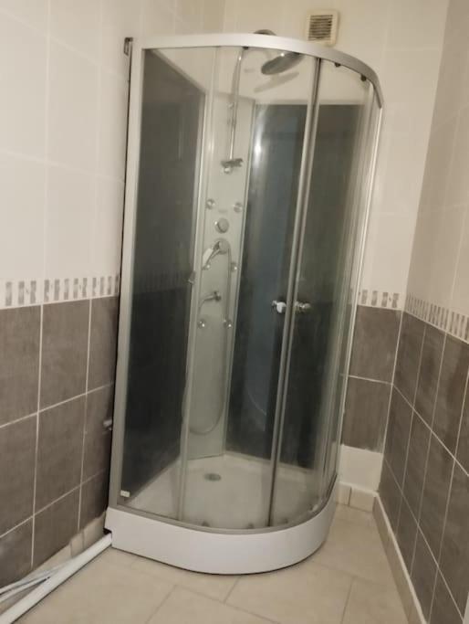 Agreable Maison Avec Parking Gratuit Daire Amiens Dış mekan fotoğraf
